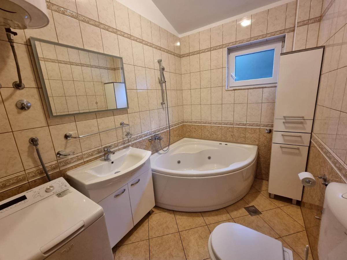 Apartments Villa Sunce Dugi Rat Extérieur photo