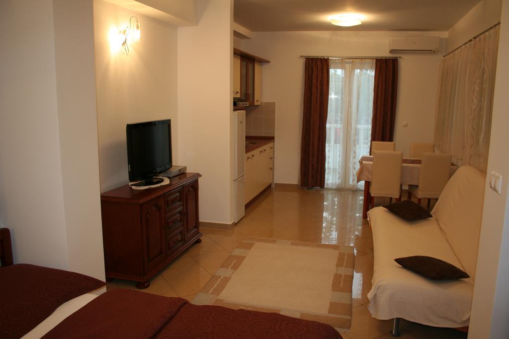 Apartments Villa Sunce Dugi Rat Chambre photo