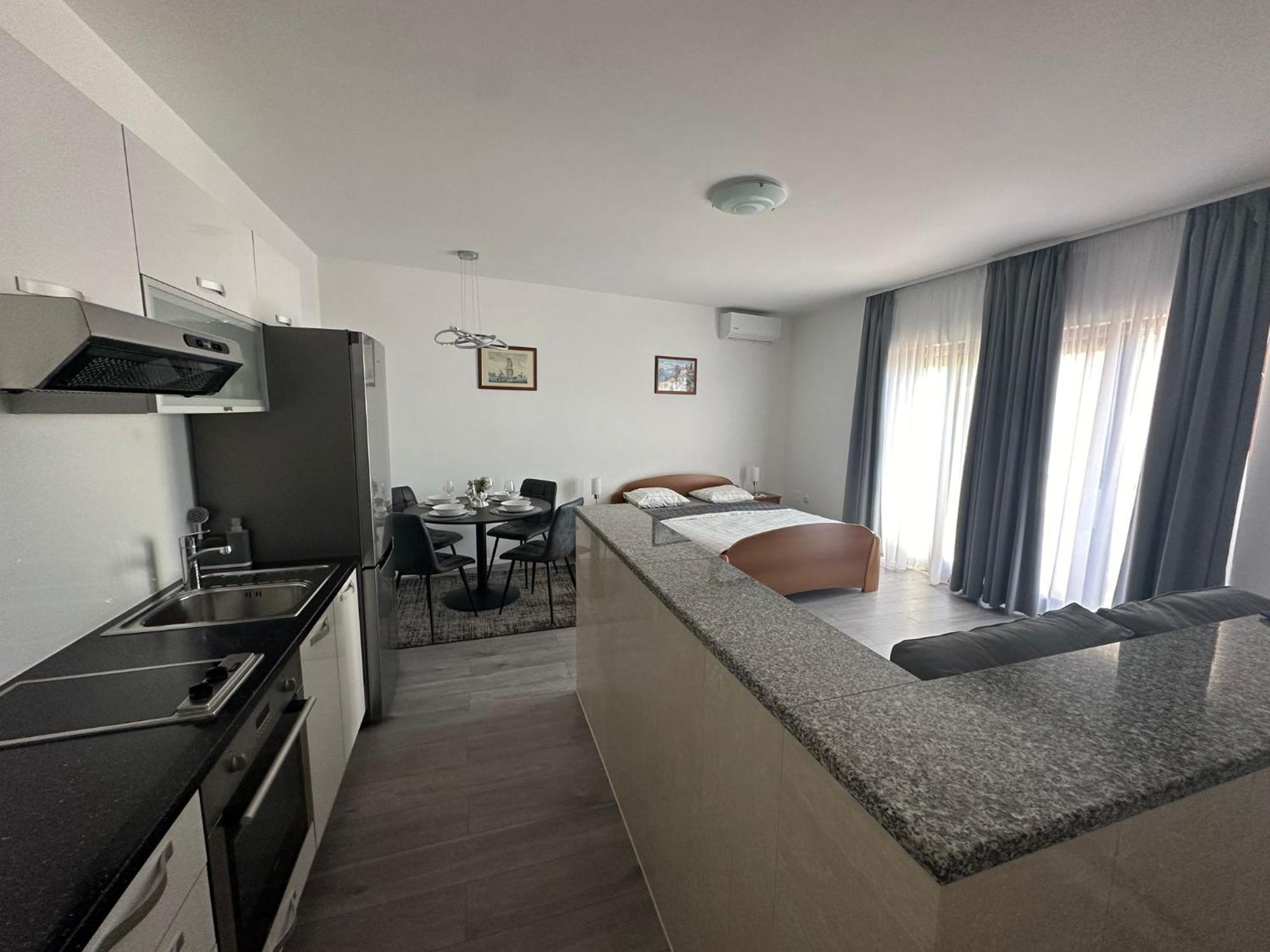 Apartments Villa Sunce Dugi Rat Extérieur photo