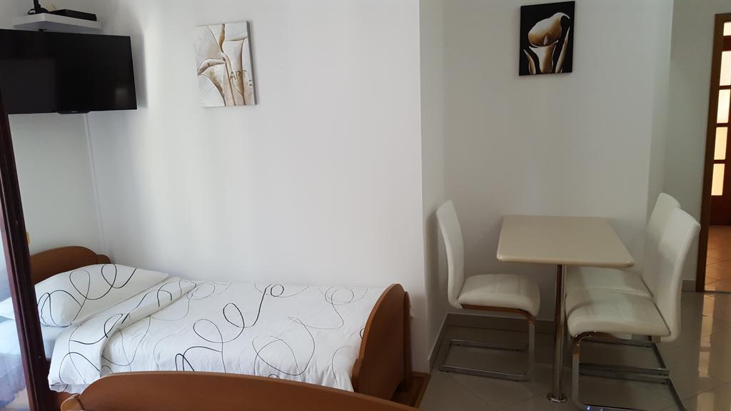 Apartments Villa Sunce Dugi Rat Extérieur photo