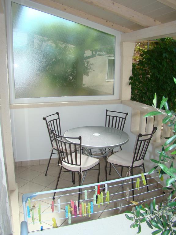Apartments Villa Sunce Dugi Rat Extérieur photo